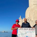 El deportista Alberto Pérez reclama a España y Portugal “descontaminar el Tajo” nadando 20 kilómetros